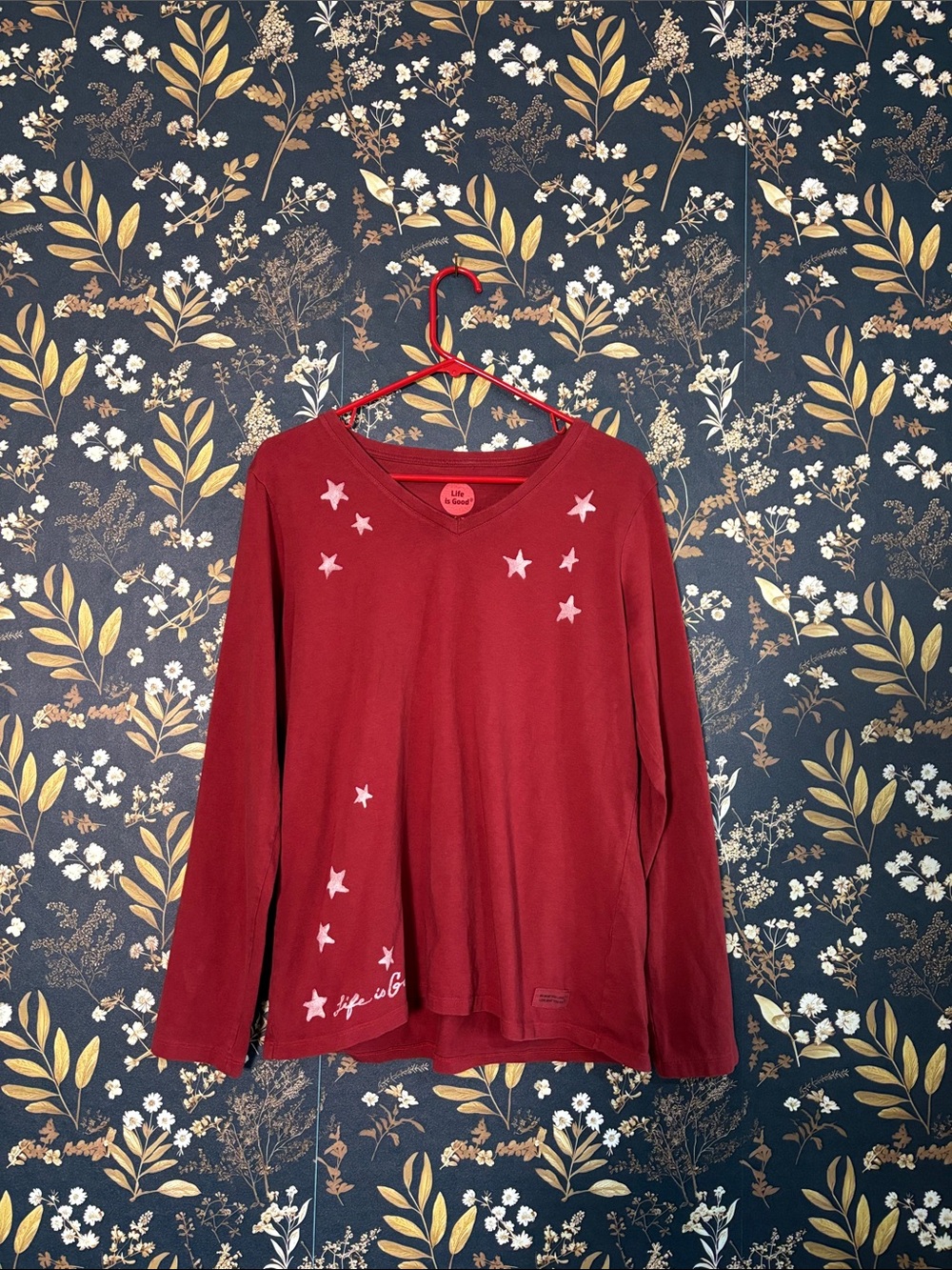 Life Is Good Women’s Red V-Neck Long Sleeve Star Top Size L